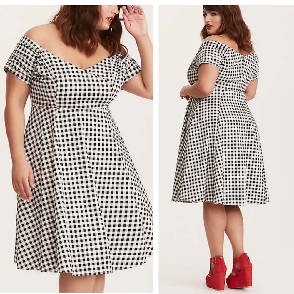 TORRID RETRO CHIC BLACK & WHITE GINGHAM PRINT OFF SHOULDER SWING DRESS SIZE 28